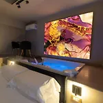 Maximum Exclusive Suite & Spa